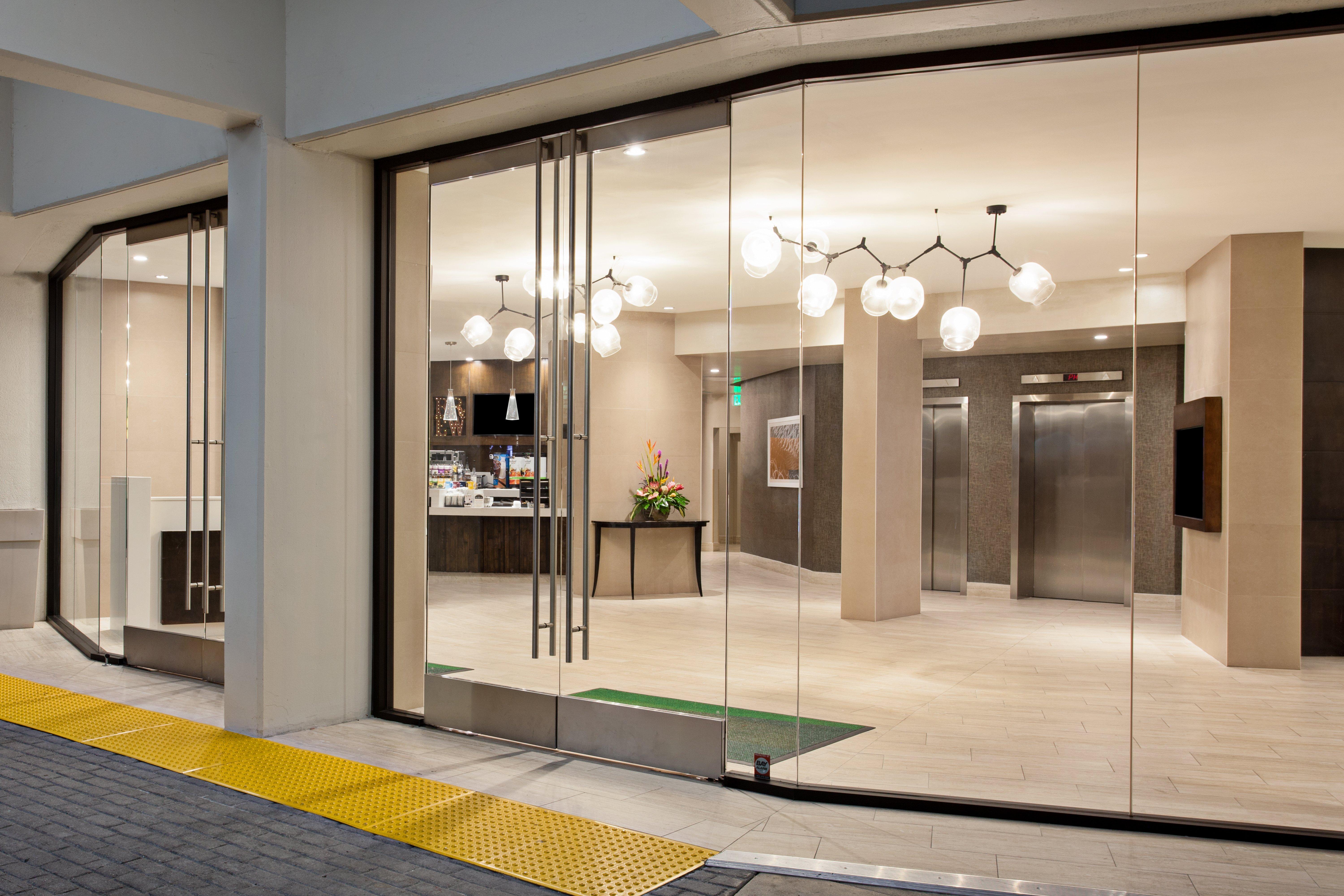 Holiday Inn Long Beach - Airport By Ihg Dış mekan fotoğraf